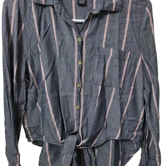 Poly & Esther Woman's Grey with Red and White Stripes Button Down Shirt size M - Picture 7 of 8